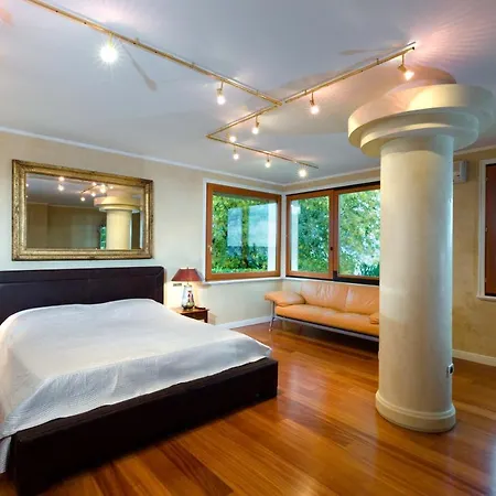 Villa Front Luxury