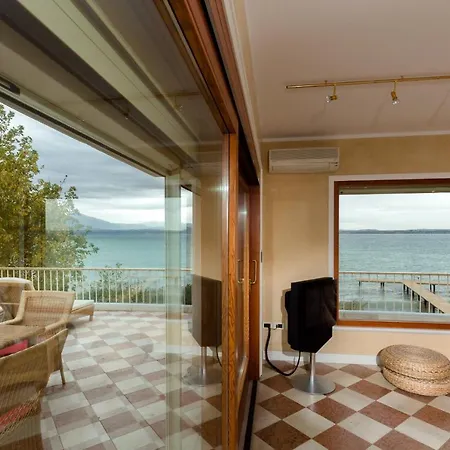 Front Luxury Sirmione