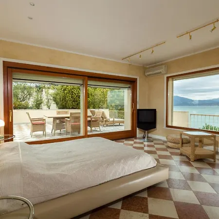 Front Luxury * Sirmione