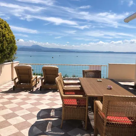 Front Luxury Villa Sirmione
