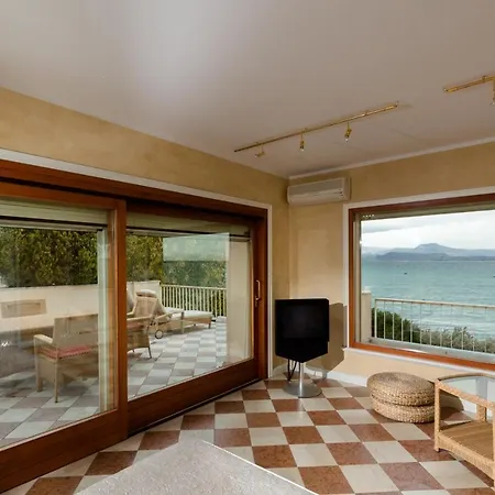 Villa Front Luxury