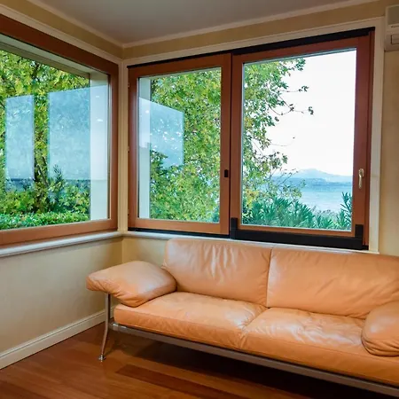 Front Luxury * Sirmione