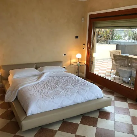 Front Luxury