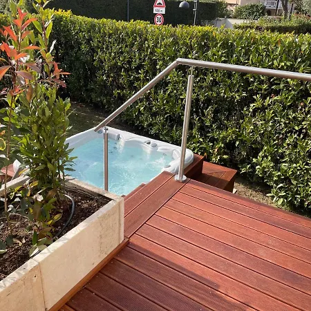 וילה Front - Direct Access (adults Only) *