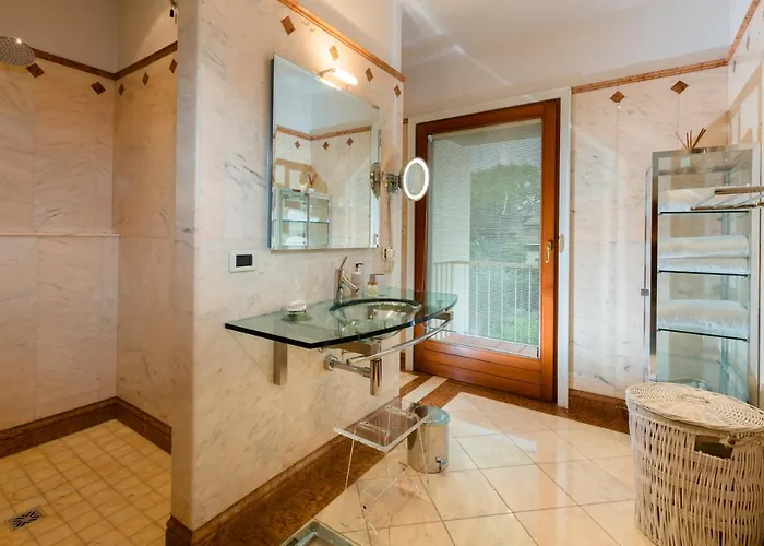 Front Luxury (adults Only) Sirmione