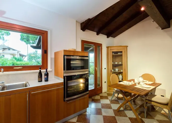 Front Luxury (adults Only) Villa Sirmione