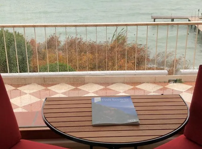 Front Luxury (adults Only) Villa Sirmione